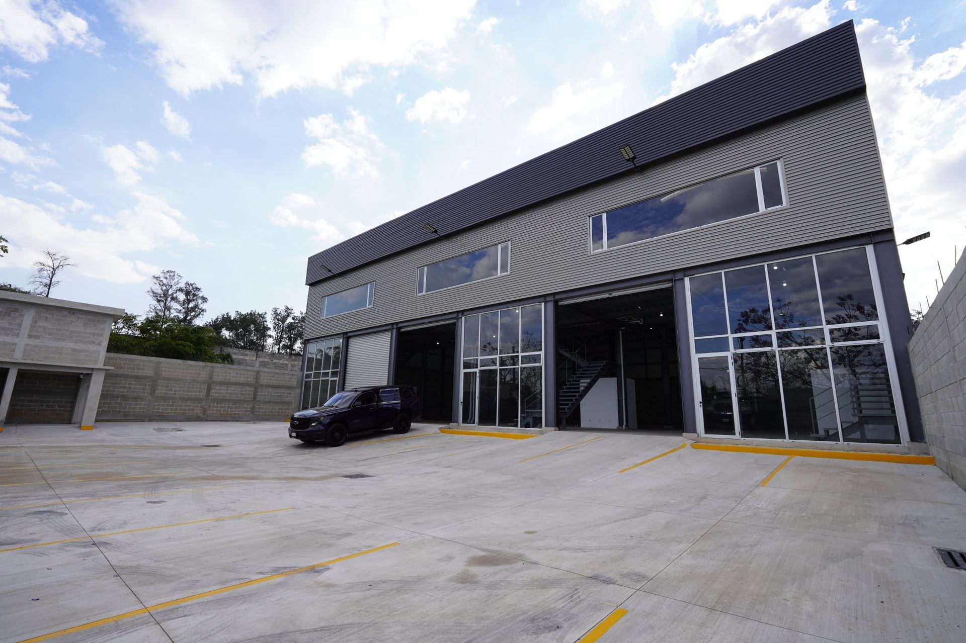 Fachada exterior — Ofibodega CPV Villa Nueva