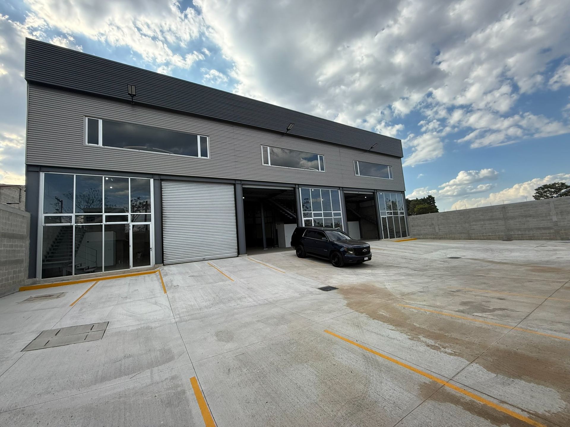 Nivel de oficinas — amplitud y luz natural